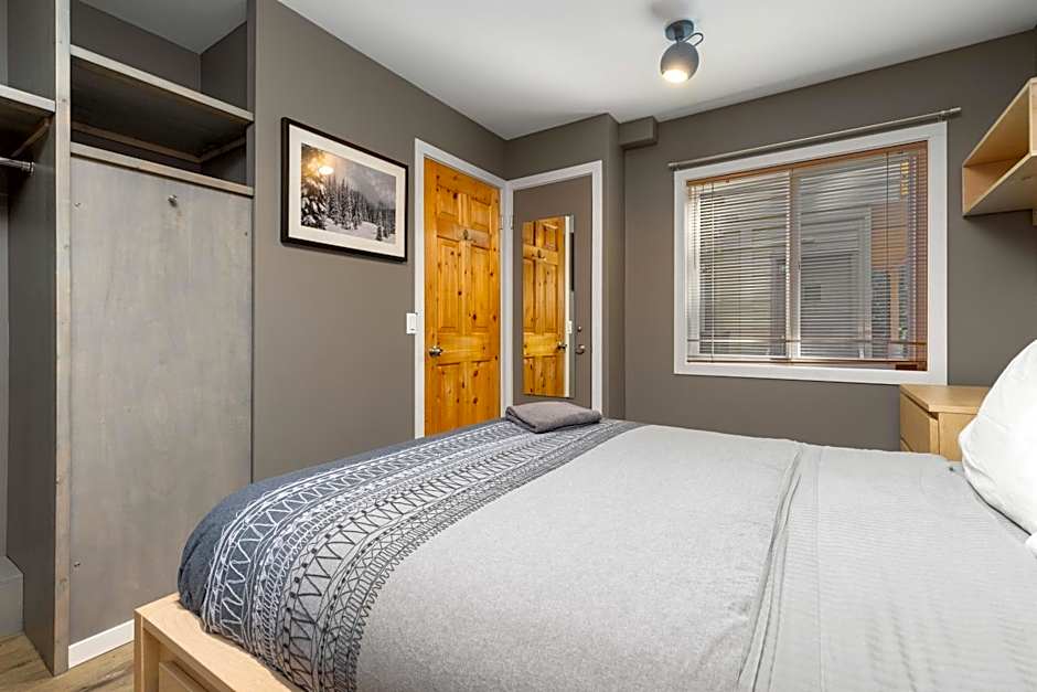 Snowed Inn - Free Parking