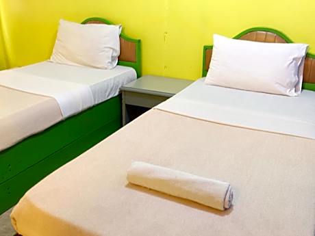 1 Person in Dormitory - Female Only