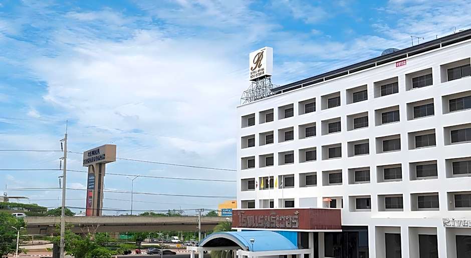 River Hotel The Budget