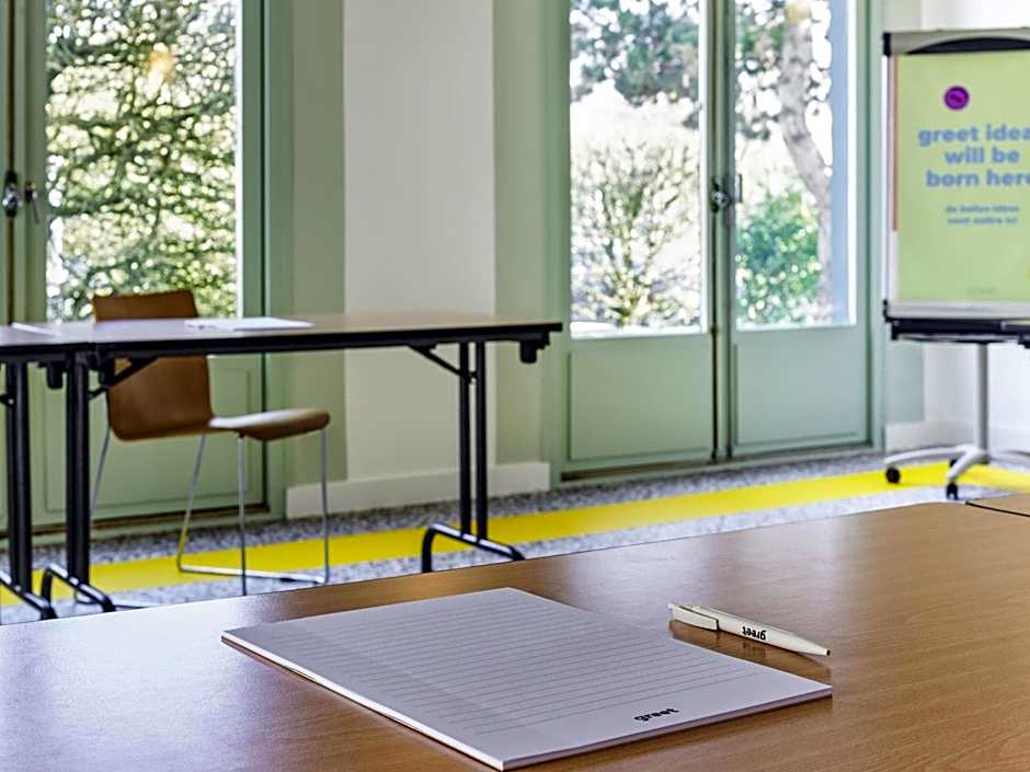 Greet Hotel Versailles - Voisins Le Bretonneux