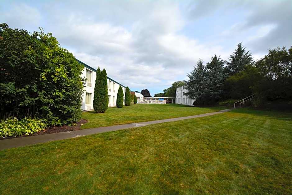 Motel6 Warwick, RI - Providence Airport - I-95