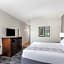 La Quinta Inn & Suites by Wyndham Columbus - Edinburgh