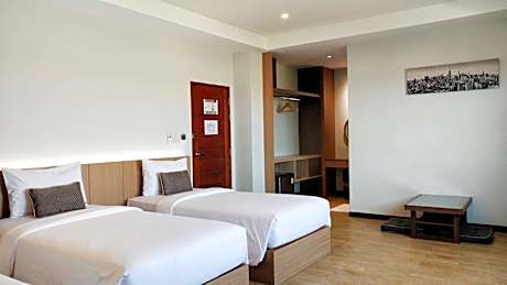 Deluxe Triple Room