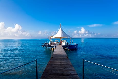 Coco de Mer and Black Parrot Suites