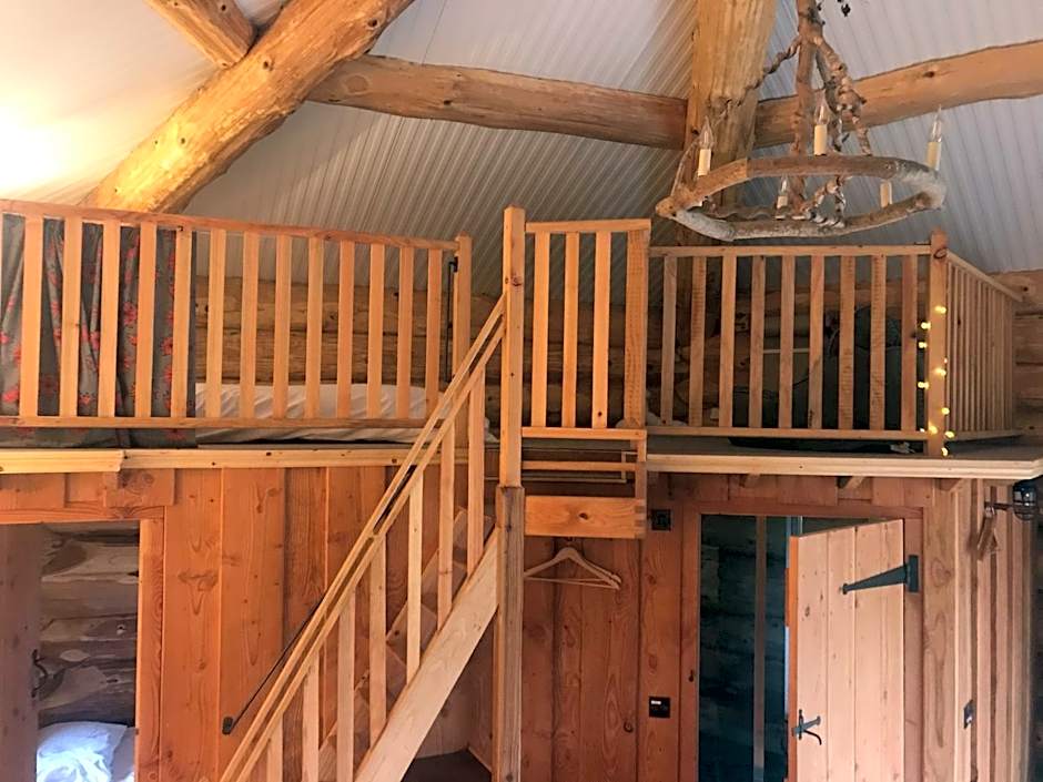 Coed y Marchog Woodland Retreat