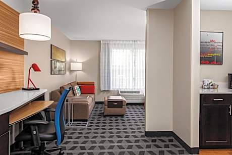 Studio, 1 Queen Bed with Sofa bed (1 Queen Bed and 1 Double Sofa Bed)