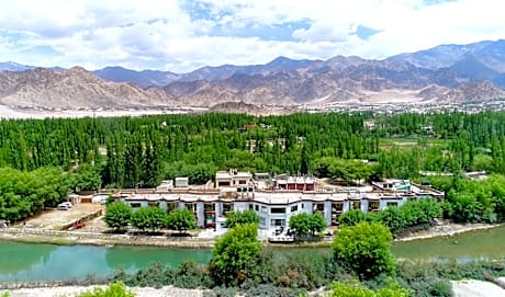 The Nature Residency - A Riverside Resort in Leh