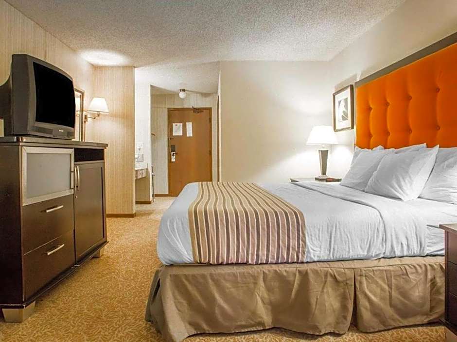 Econo Lodge Inn & Suites Stevens Point