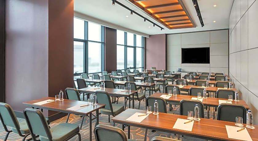 Mövenpick Hotel Istanbul Marmara Sea