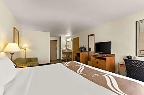 Standard King Room - Non-Smoking