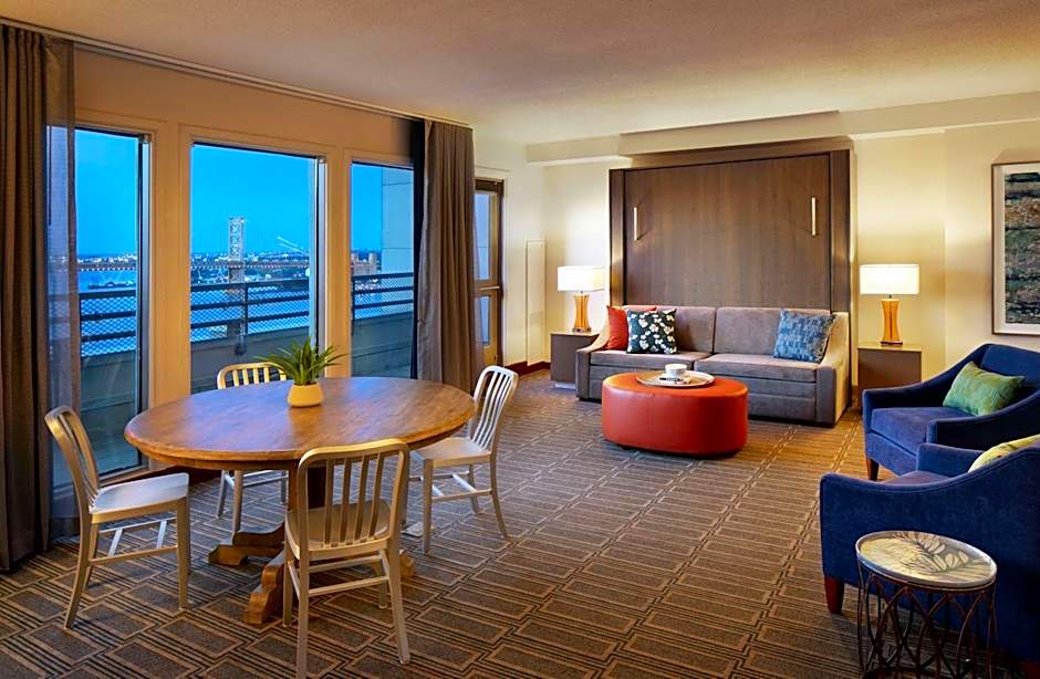 Hilton Philadelphia at Penns Landing