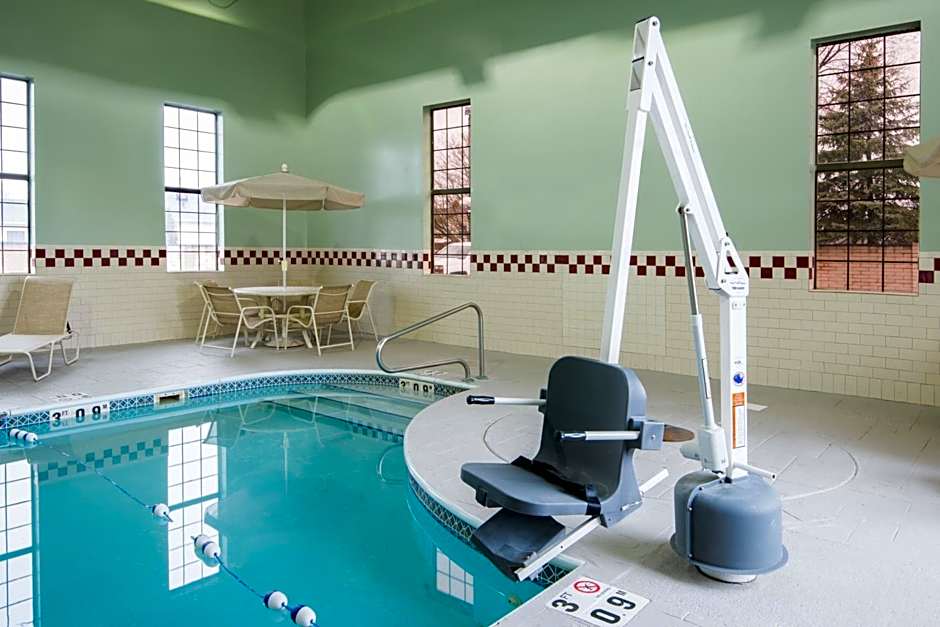 Holiday Inn Express Brookpark-Cleveland Airport Hotel By IHG
