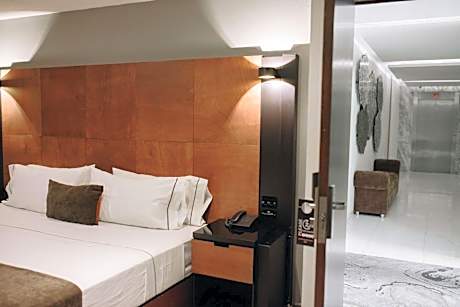 Standard King Room - No View
