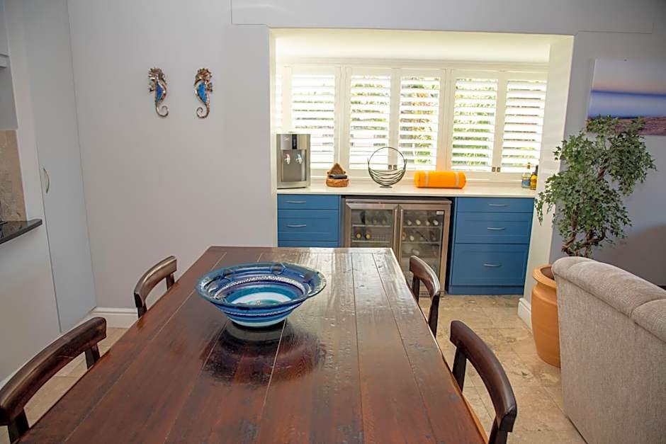 WATERFRONT 2 BR Home with mooring at Knysna Quays - life on the water