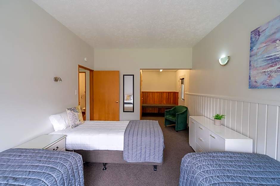 ASURE Explorer Motel & Apartments