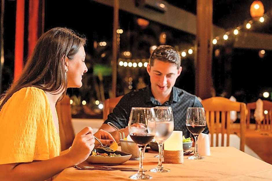 Papagayo Golden Palms Beachfront Hotel