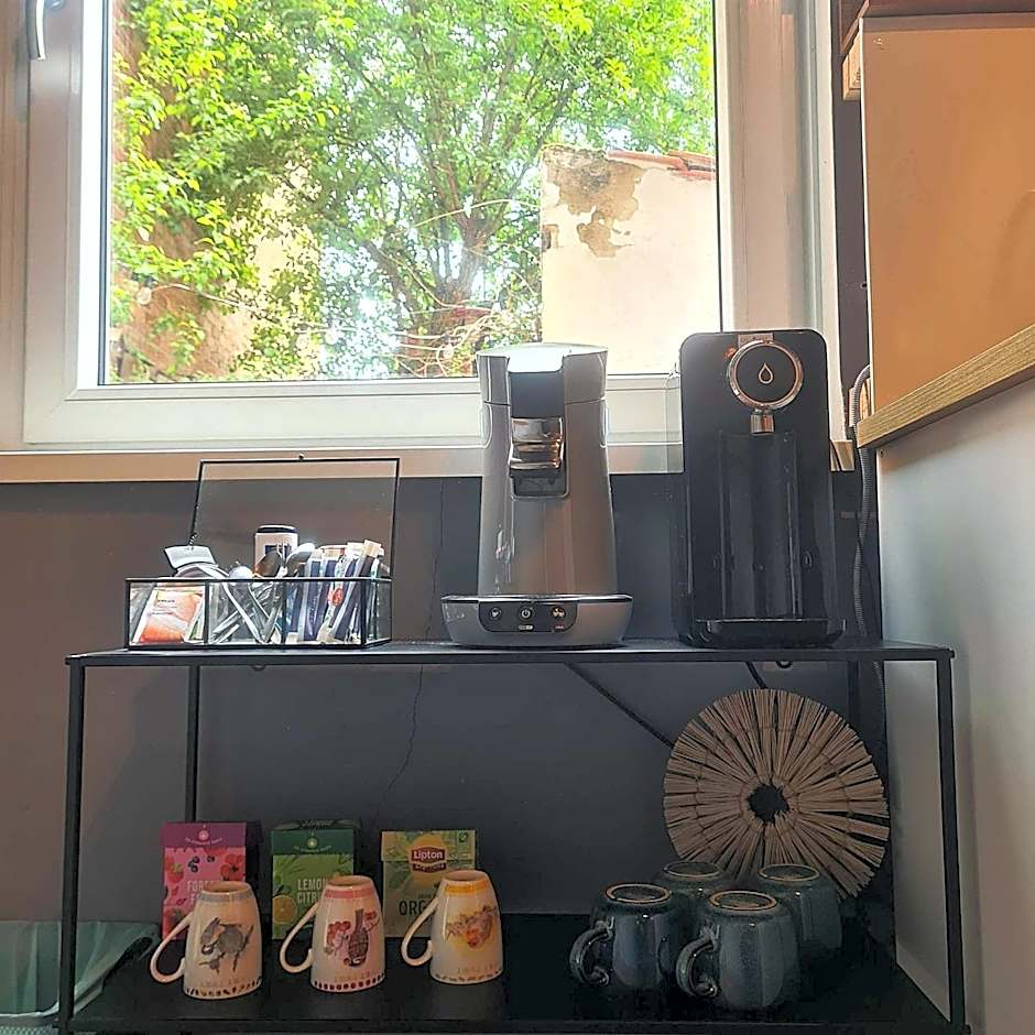 Feel at Home - Holiday Studio