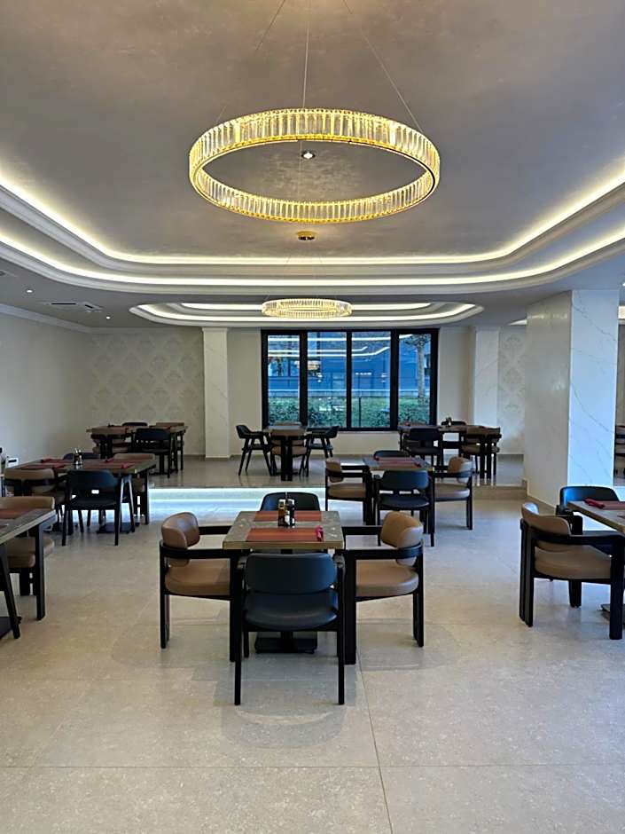 Nobel West Hotel