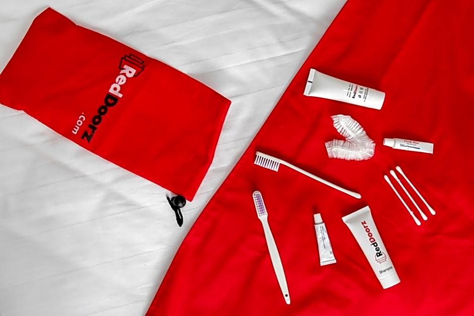 RedDoorz Plus @ Doorman Guest House