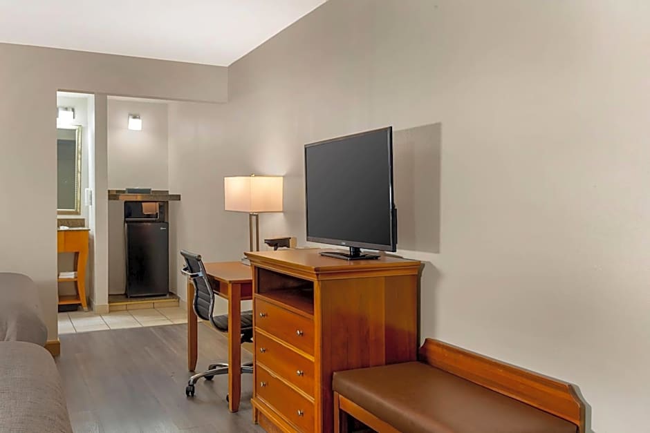 Quality Inn Lumberton North