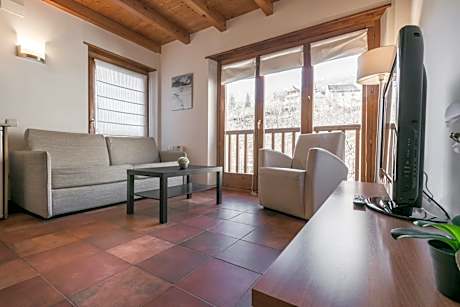 Apartamentos SNO Mont Romies Unhola