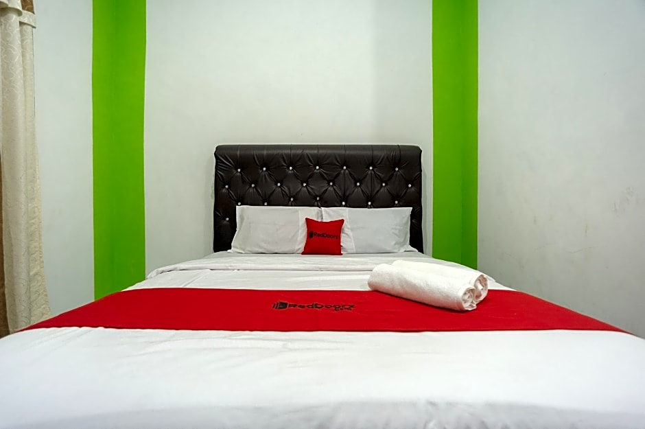 RedDoorz Syariah near RS Advent Bandar Lampung