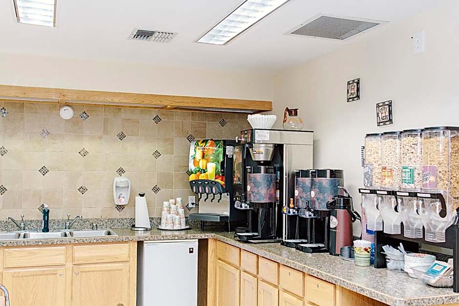 Lavissh Inn and Suites