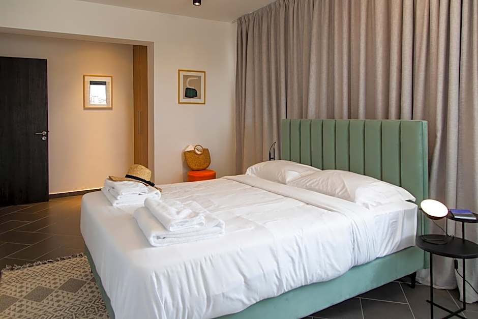 LIV URBAN Suites