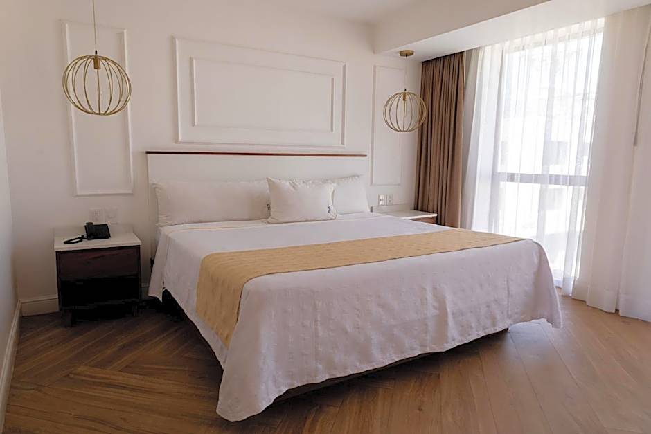 Six Hotel Guadalajara Degollado