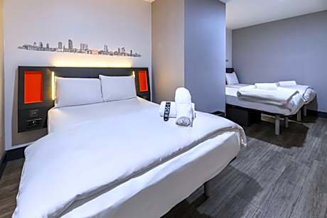 Family Quintuple Room No Window