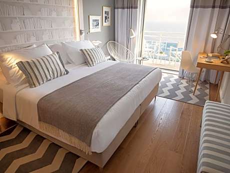 Superior Double Room with Balcony and Sea View