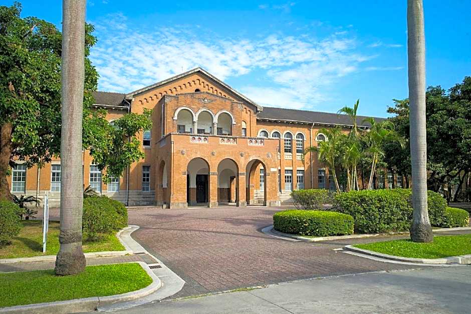 Bee House by Cosmos Creation