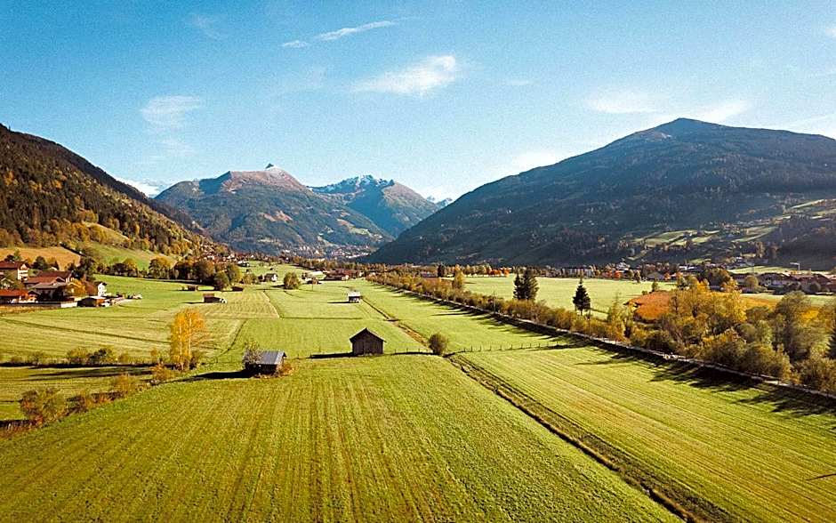 Österreichischer Hof-im Bademantel direkt in die Alpentherme