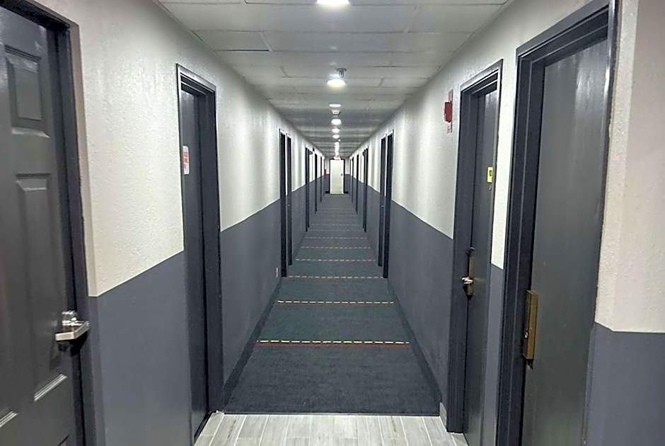 Super 8 by Wyndham Lewiston Auburn Area