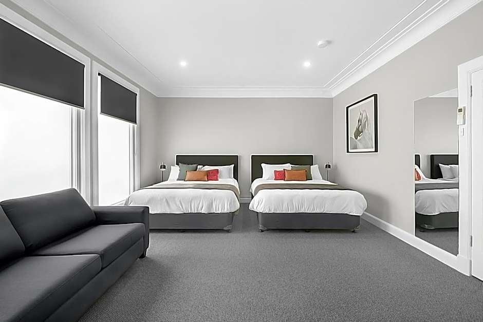 Horse and Jockey Hotel Homebush