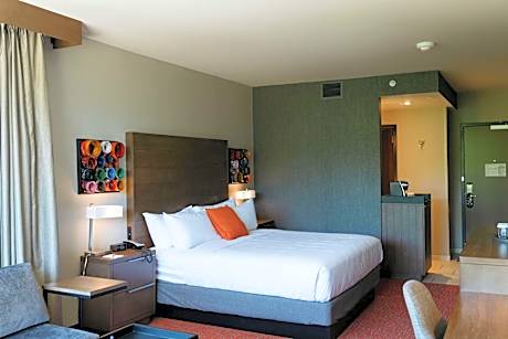 King Corner Studio Suite