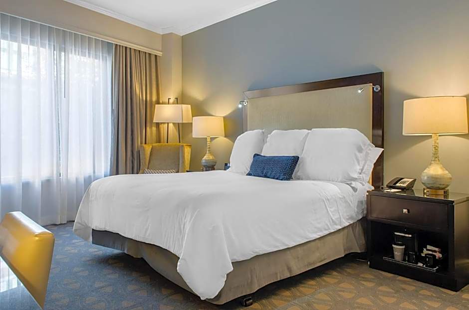 THE RIVERFRONT HOTEL NEW ORLEANS