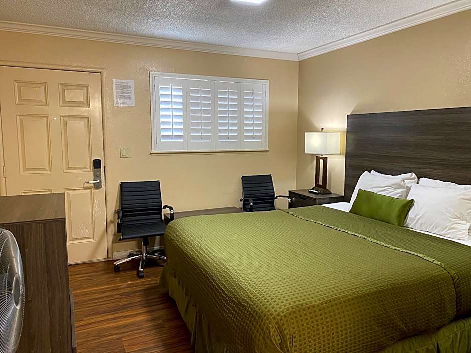 Holland Inn and Suites