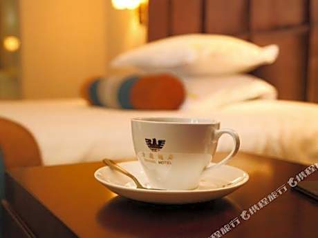 Guangzhou Golden Eagle Hotel (Yuexiu Park Xiaobei Metro Station)