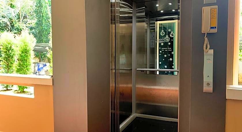 Tharapark View Hotel