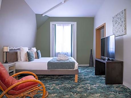 Suite with One Double Bed and One Sofa Bed