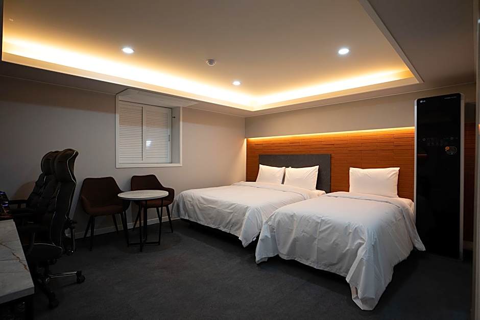 NINE HOTEL