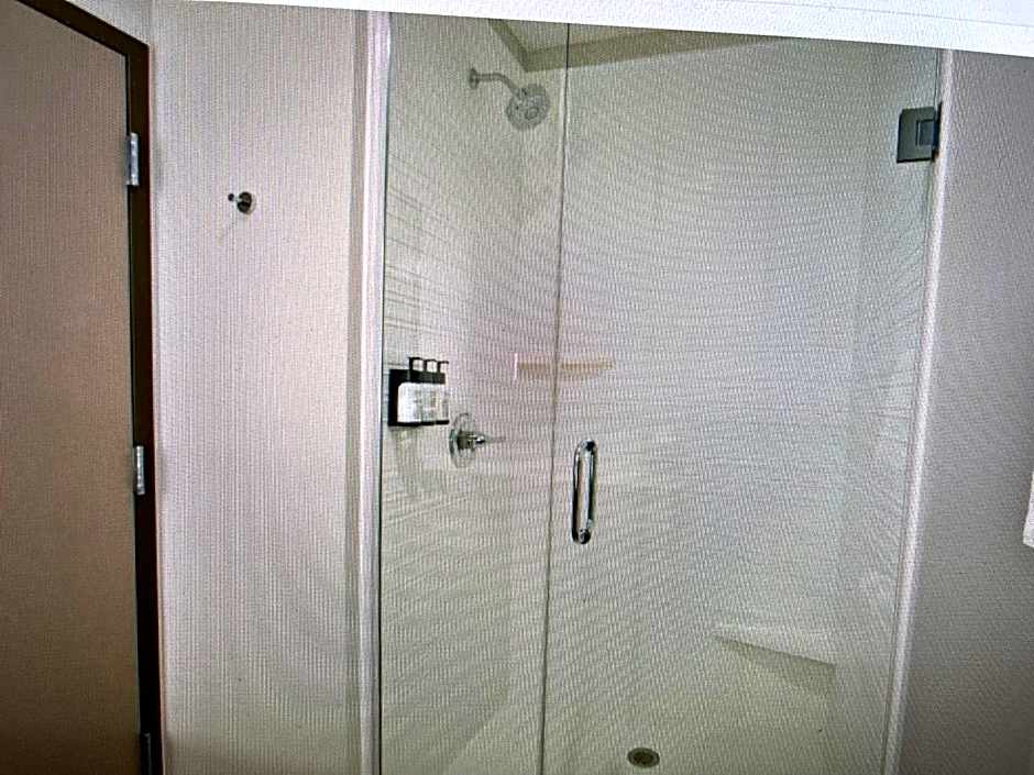 avid hotels - Detroit - Warren By IHG