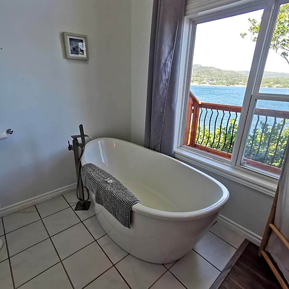 Knotty Pine Ocean Front Suite - Adults Only