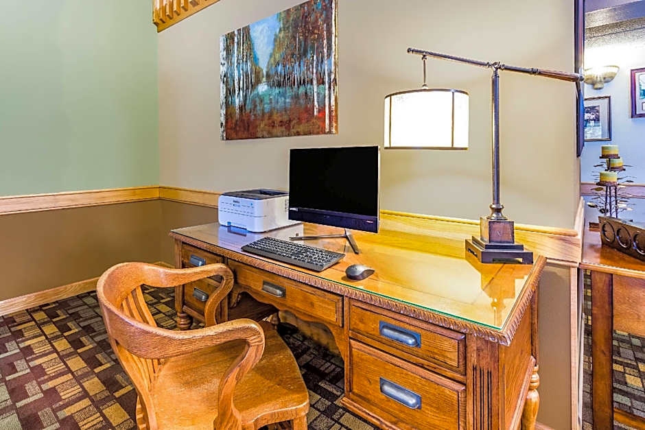 AmericInn by Wyndham Hampton