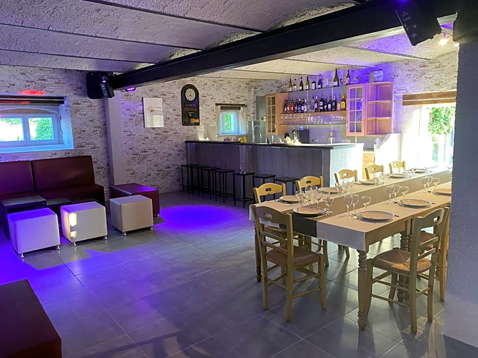 L'Anagramme, chambres, table d'hôtes et gîte pour adultes, naturistes ou non !