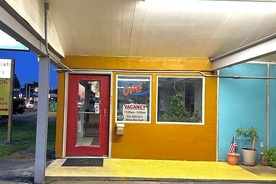 Gray Plaza Motel Benton Rend Lake I-57