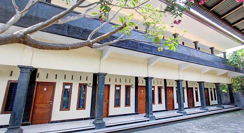 OYO Life 93155 Wisma Sarah