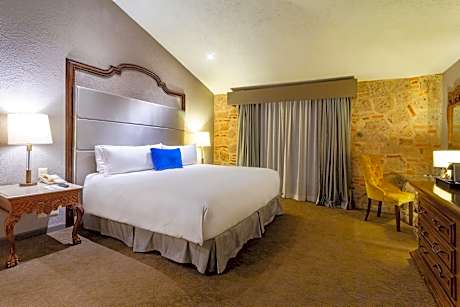 Master Suite King