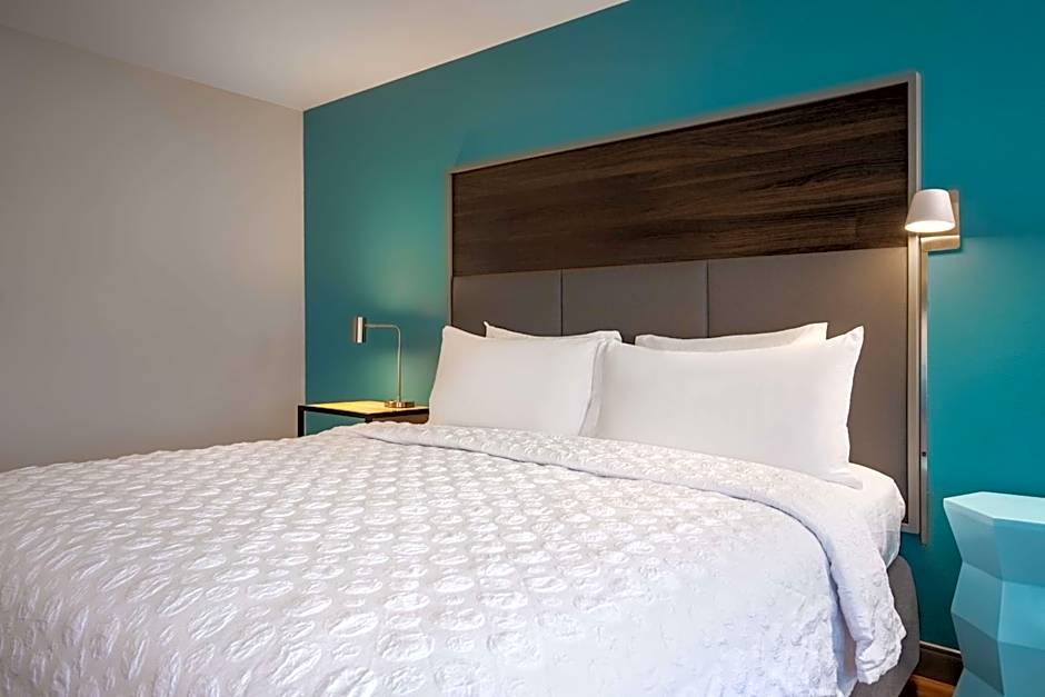 Tru by Hilton Merrillville